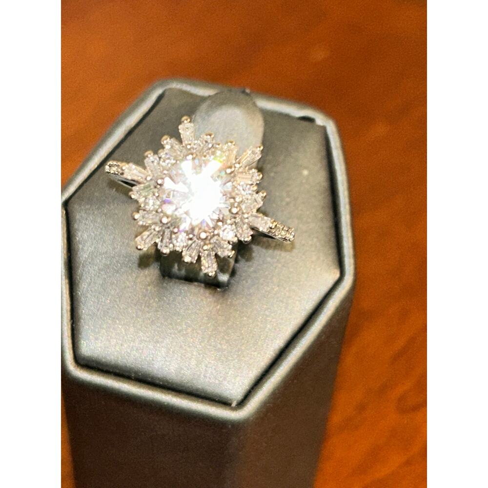 2 CT White Sapphire Snowflake Ring Size 9.5 – Sparkling Statement Ring - Picture 3 of 13